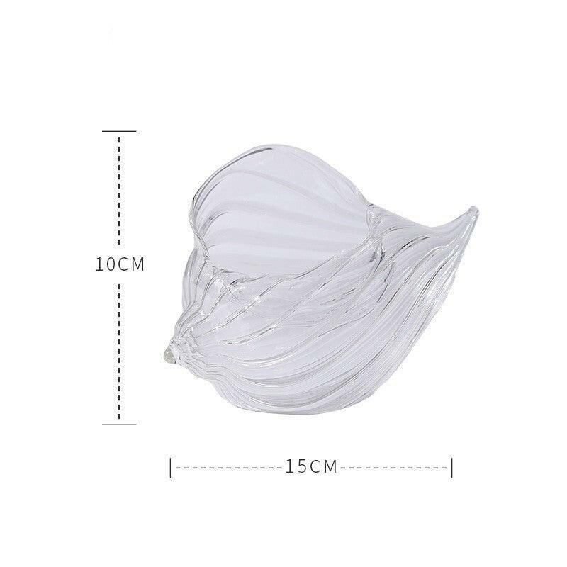 The factory supplies glassware, water utensils, striped conch cups, cocktail glasses, creative decorative arts